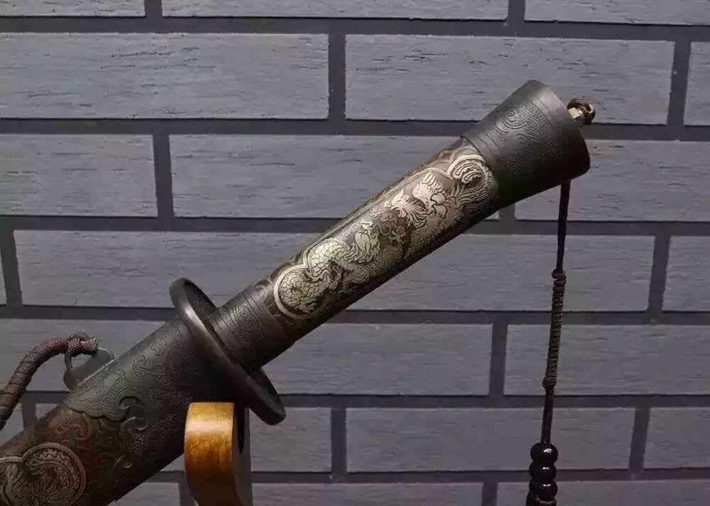 Broadsword/Damascus steel handmade blade/Brass scabbard/Length 28" — handle and fittings close-up