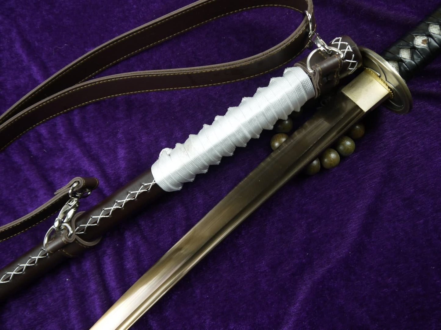 Uchikatana/High carbon steel Golden blade/Leather scabbard/Alloy fittings — scabbard / saya detail