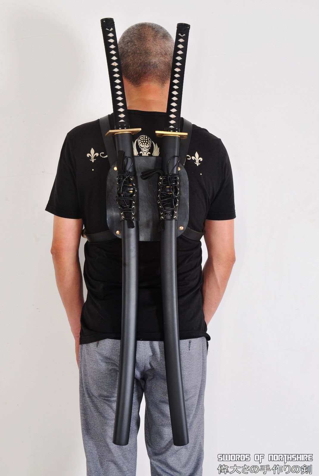 Deadpool Replica - Twin Katanas — close-up detail view