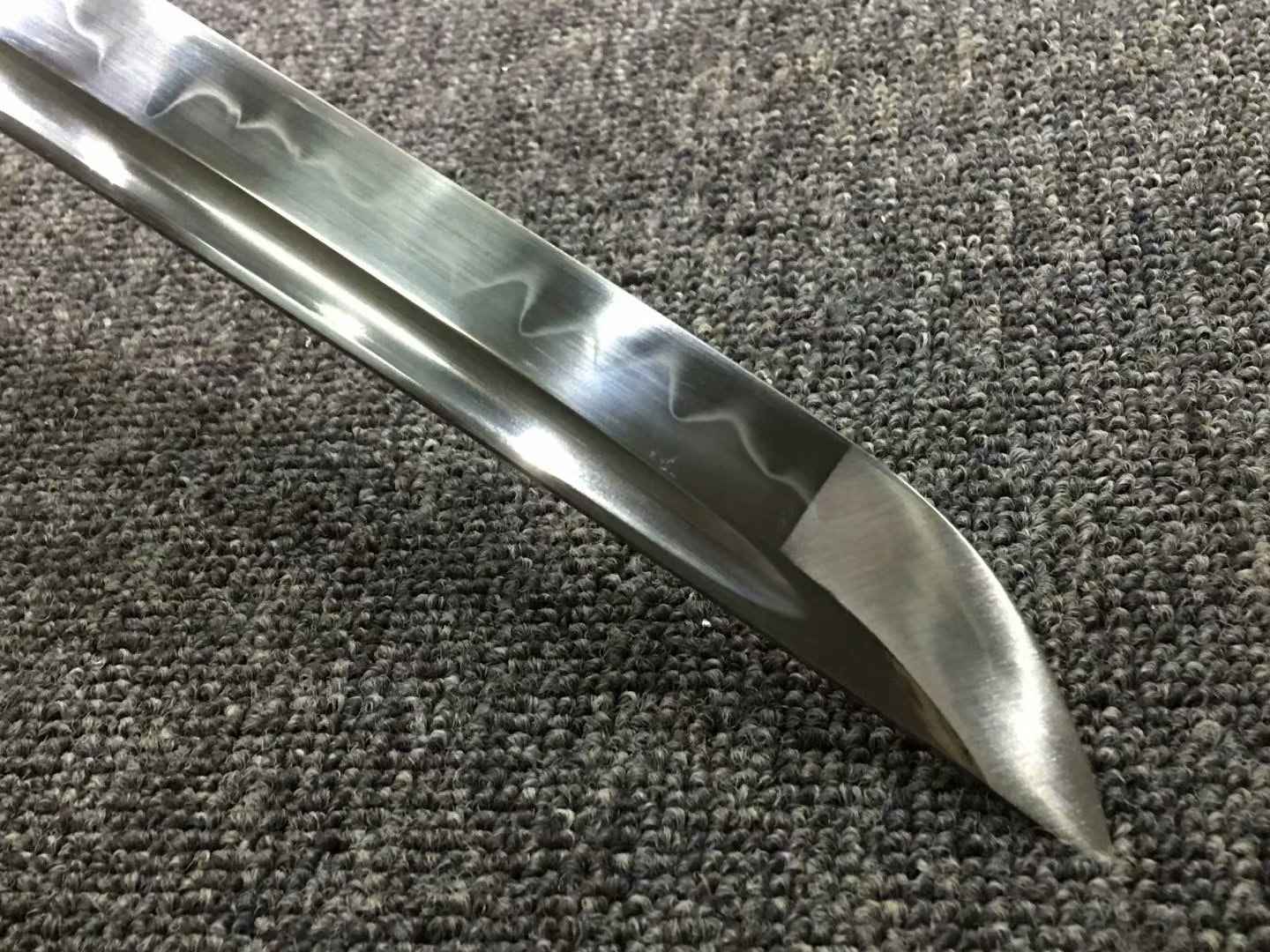 Katana,Hand forged,High carbon steel burn blade,Brass,Full tang,E — handle and fittings close-up