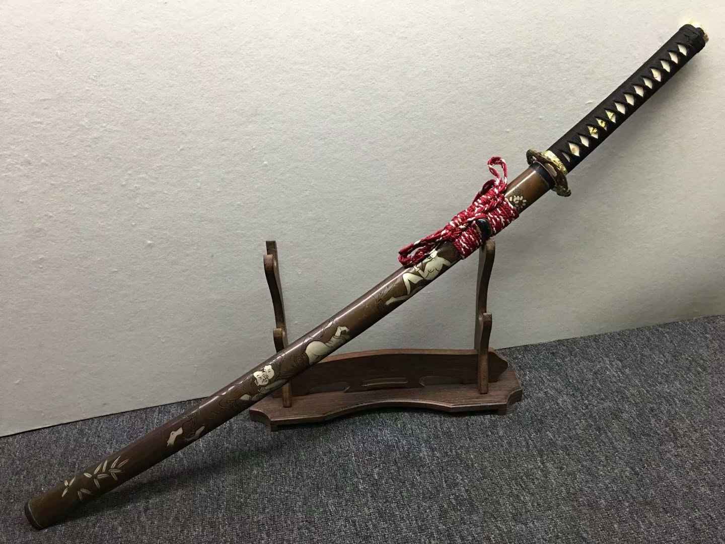 Katana,Hand forged,High carbon steel burn blade,Brass,Full tang,E — close-up detail view