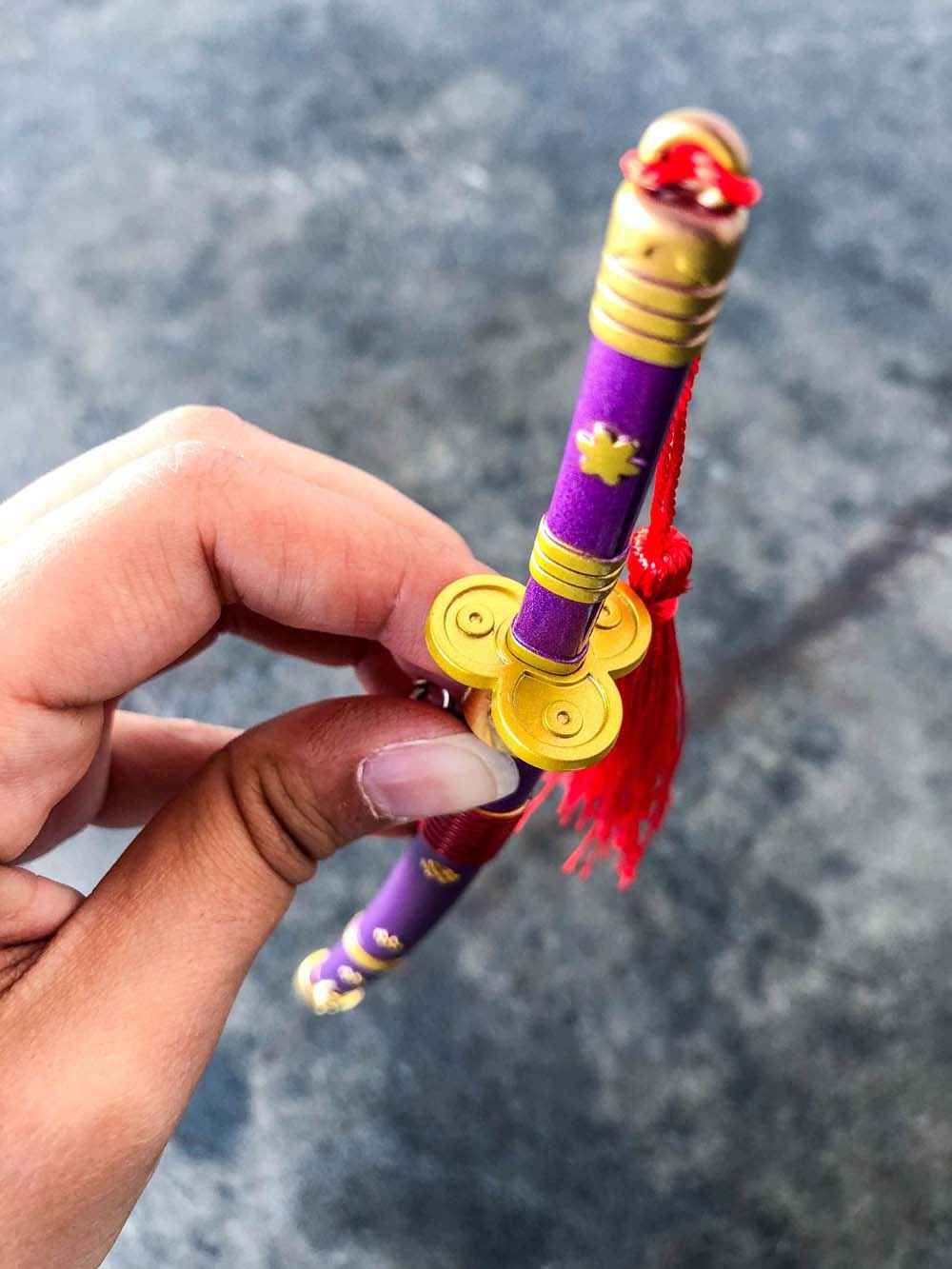 Enma Keychain (Purple) + Stand — scabbard / saya detail