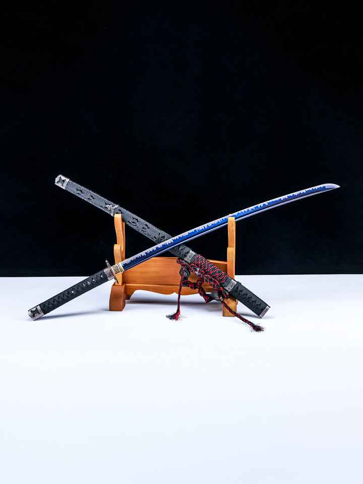 Night Shade Tachi — handle and fittings close-up