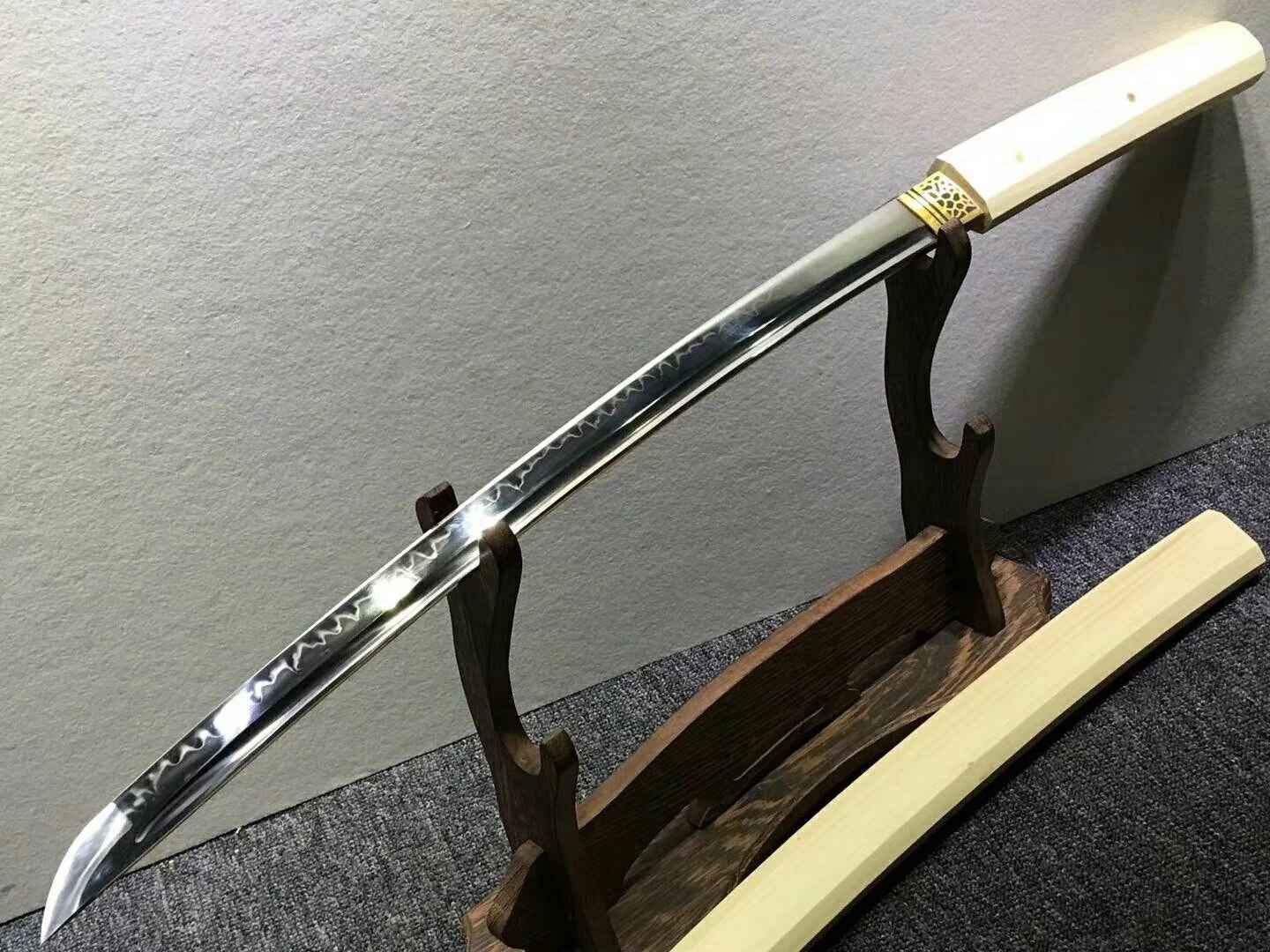 Katana,Handmade High carbon steel burn blade,Beech wood,Length 30" — handle and fittings close-up