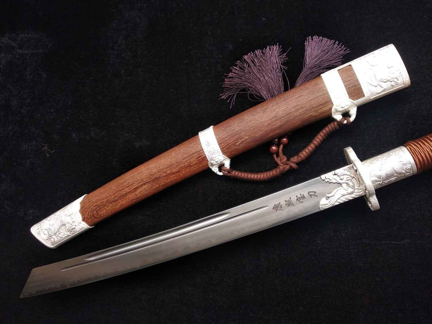 Kangxi Dao,Broadsword,High carbon steel burn Blade,Rosewood — close-up detail view