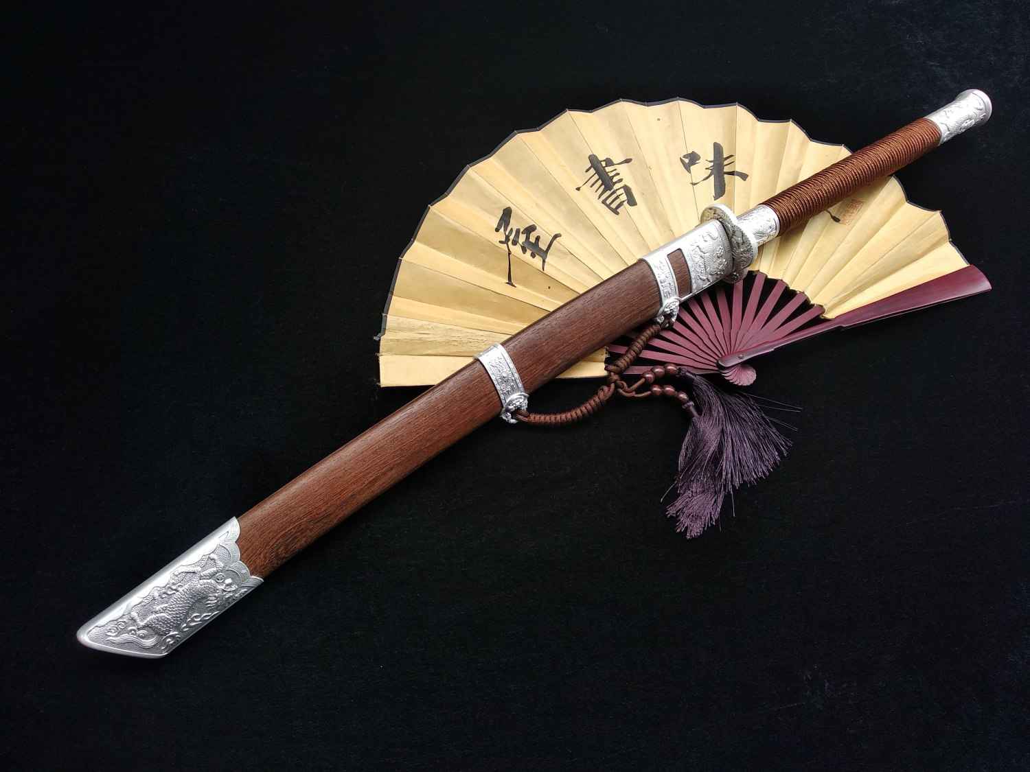 Kangxi Dao,Broadsword,High carbon steel burn Blade,Rosewood — handle and fittings close-up