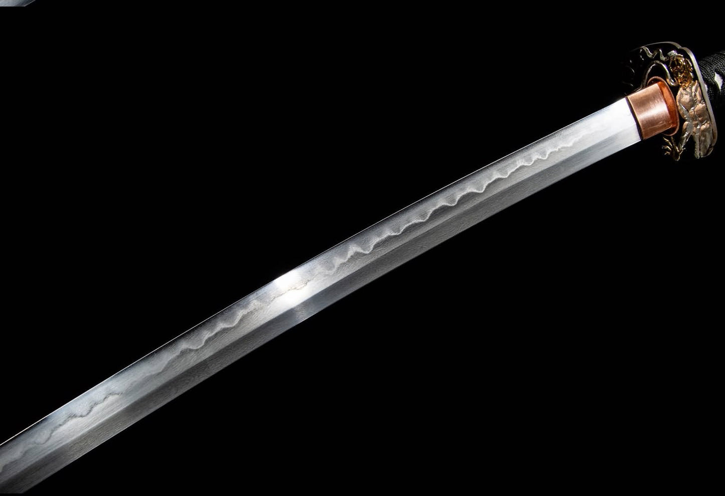 Wootz Steel Hamon Katana – 40.9″ with Red Speckled Lacquer Saya, Gilt Brass & Silver Fittings — scabbard / saya detail
