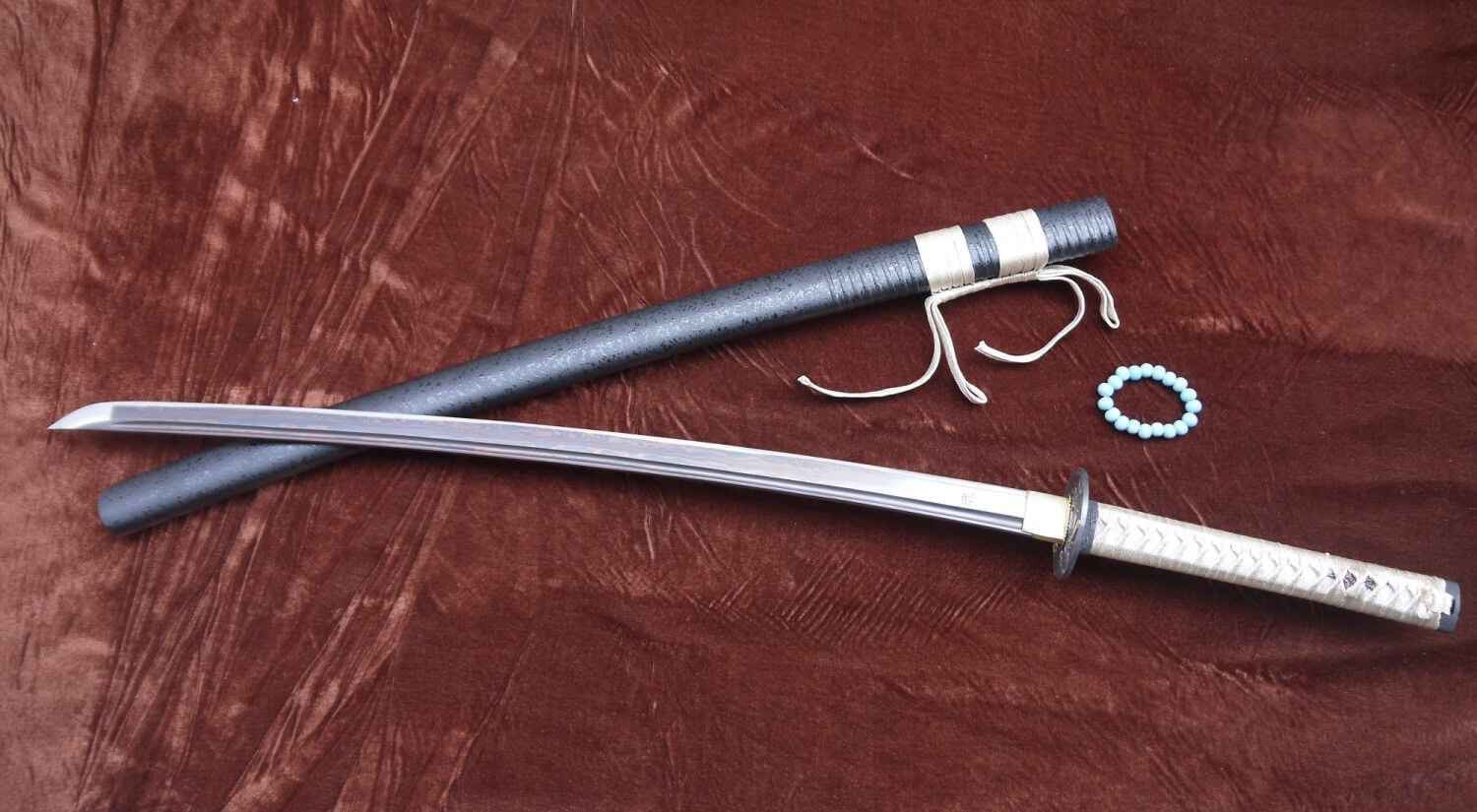 Samurai war sword Katana/Damascus steel blade/Alloy tosogu Full tang — close-up detail view