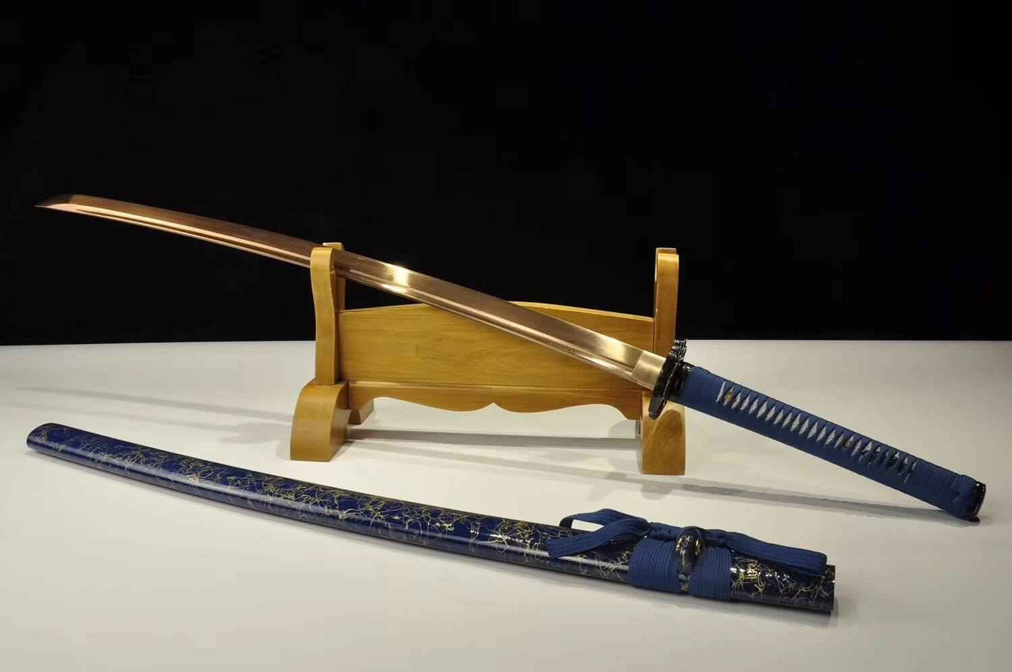 katana(Damascus steel gold blade,Wood scabbard,Alloy fittings)Full tang — handle and fittings close-up