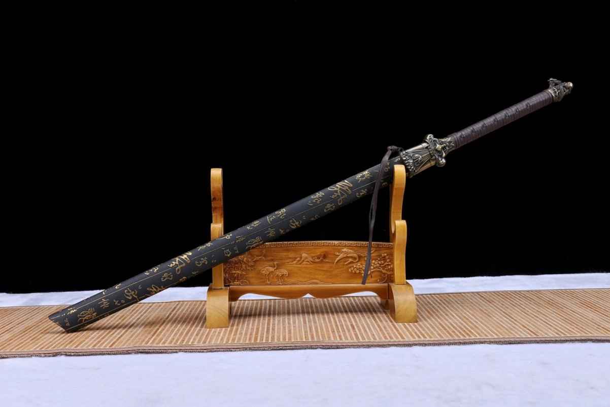 Loong tang dao sword,Forged high carbon steel blade — close-up detail view