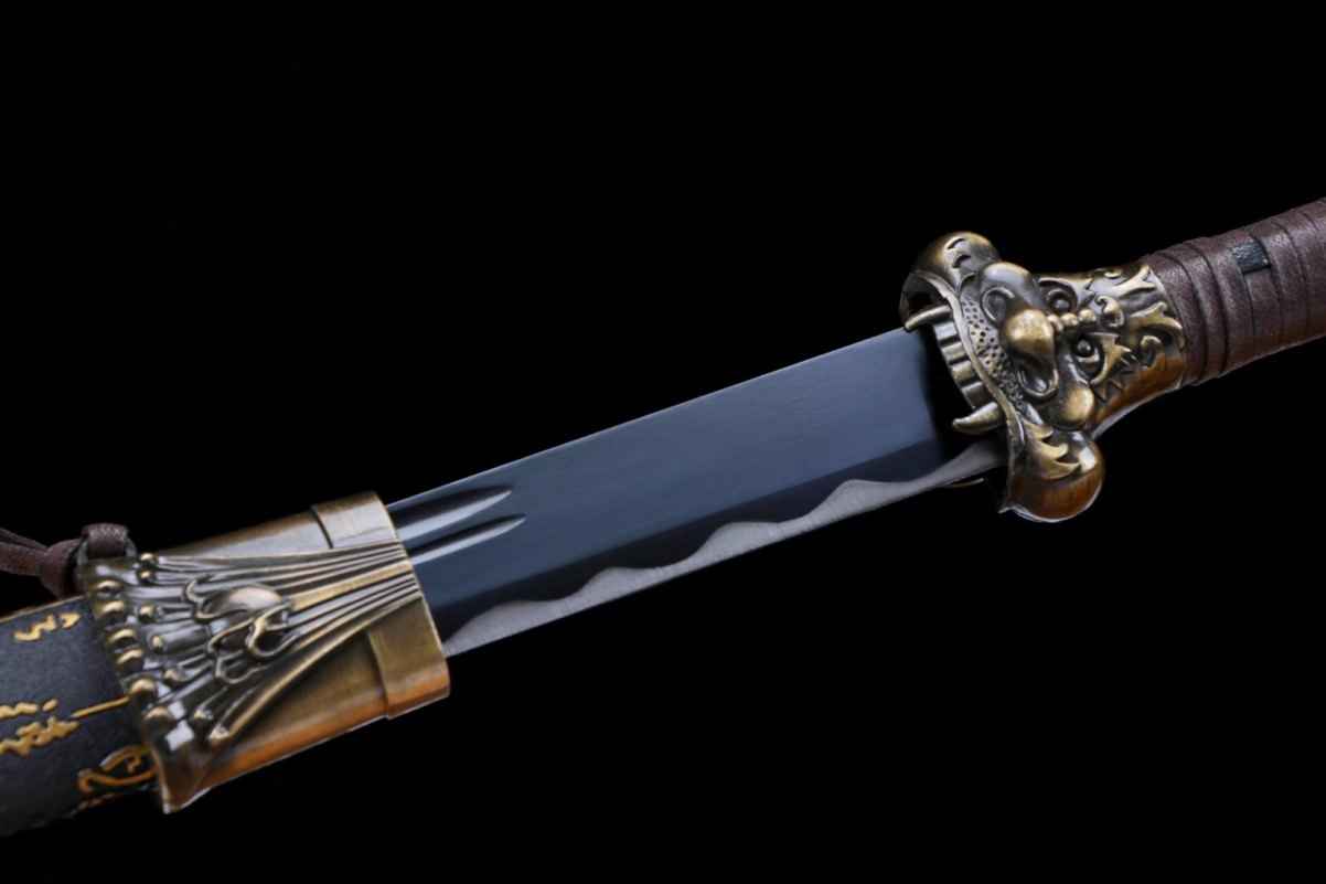 Loong tang dao sword,Forged high carbon steel blade — blade and hamon detail