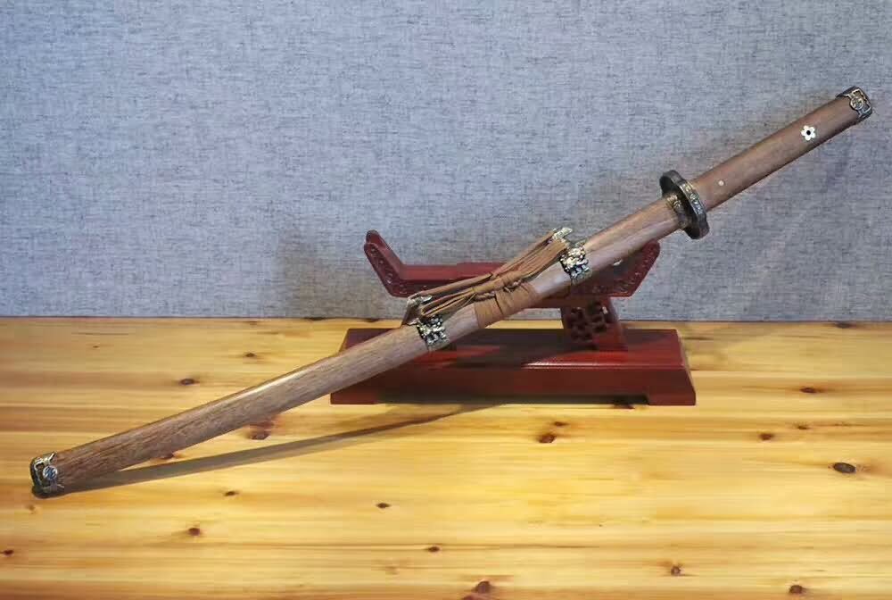 Tachi,Spring steel blade,Rosewood scabbard,Alloy fitting,Full tang — handle and fittings close-up