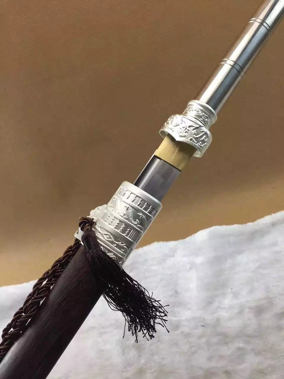 Wolong sword,High manganese steel,Rosewood scabbard,Alloy fitting,Length 39 inch — handle and fittings close-up