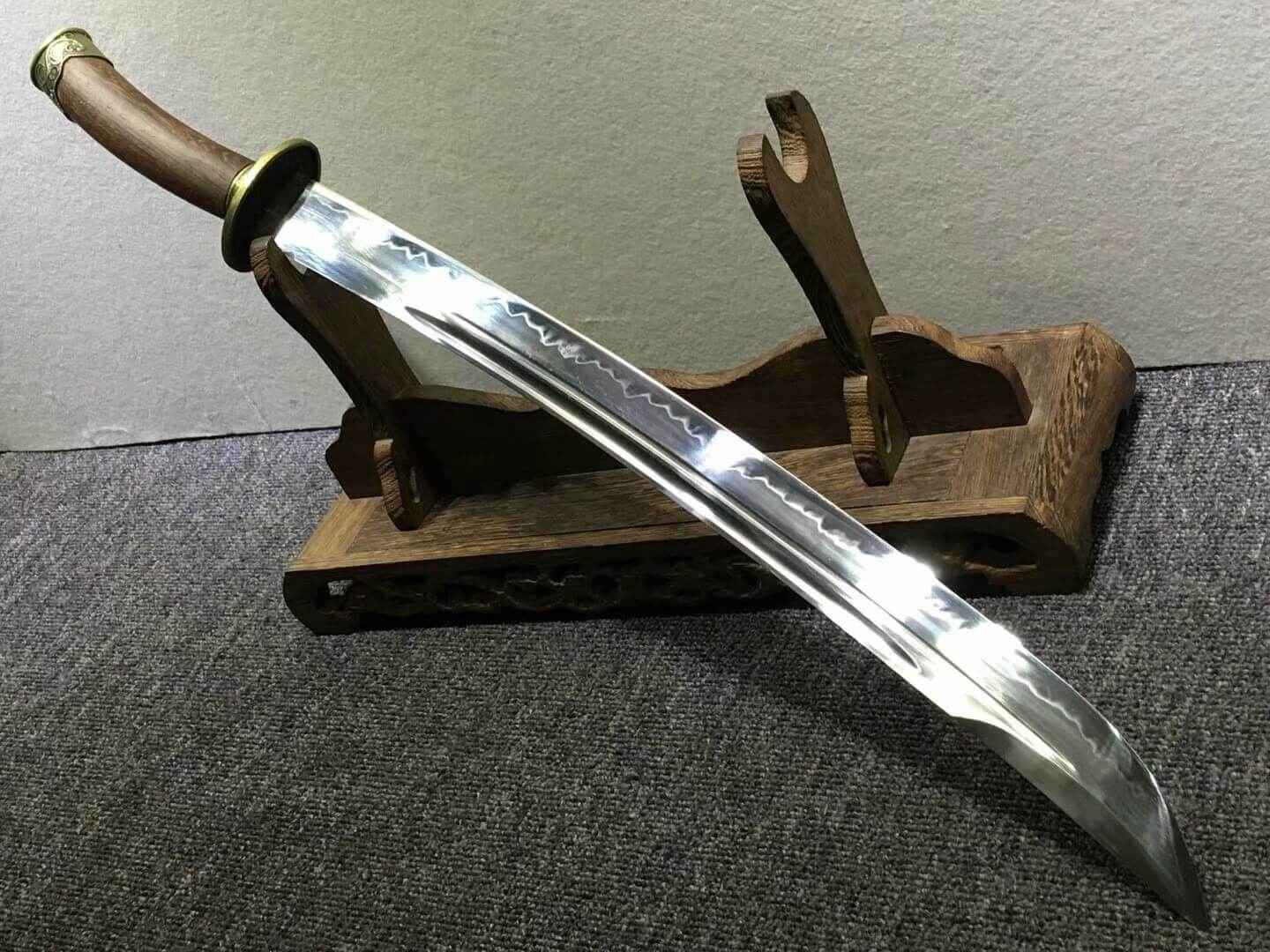 Broadsword,High carbon steel burn blade,Rosewood,Alloy fittings — close-up detail view