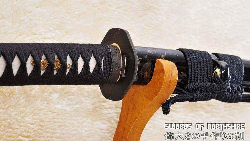 Uchigatana - Dark Souls Katana Sword Replica — handle and fittings close-up