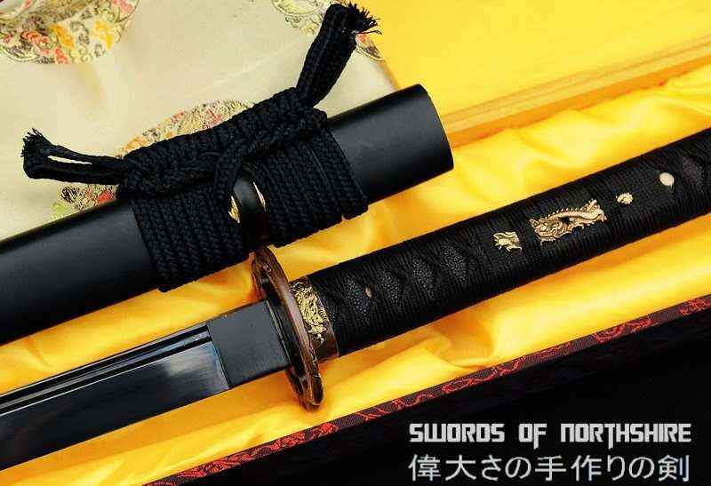 Katana - Kusunoki Masashige 1060 — blade and hamon detail