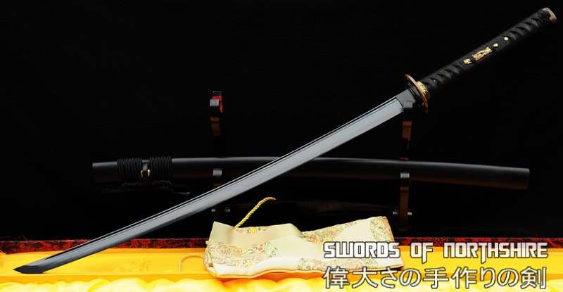 Katana - Kusunoki Masashige 1060 — handle and fittings close-up