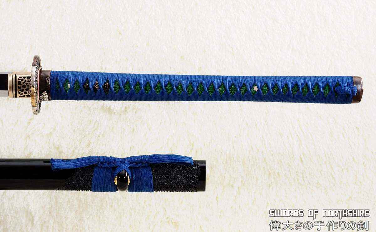 Nodachi - Koshigaya 1095 — handle and fittings close-up