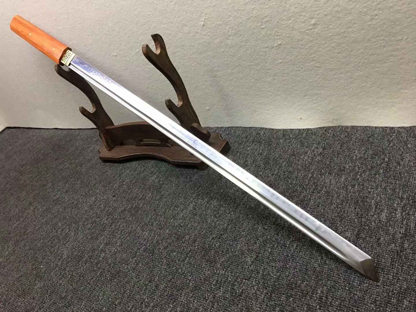 Katana,High carbon steel burn blade,Redwood,Full tang — close-up detail view