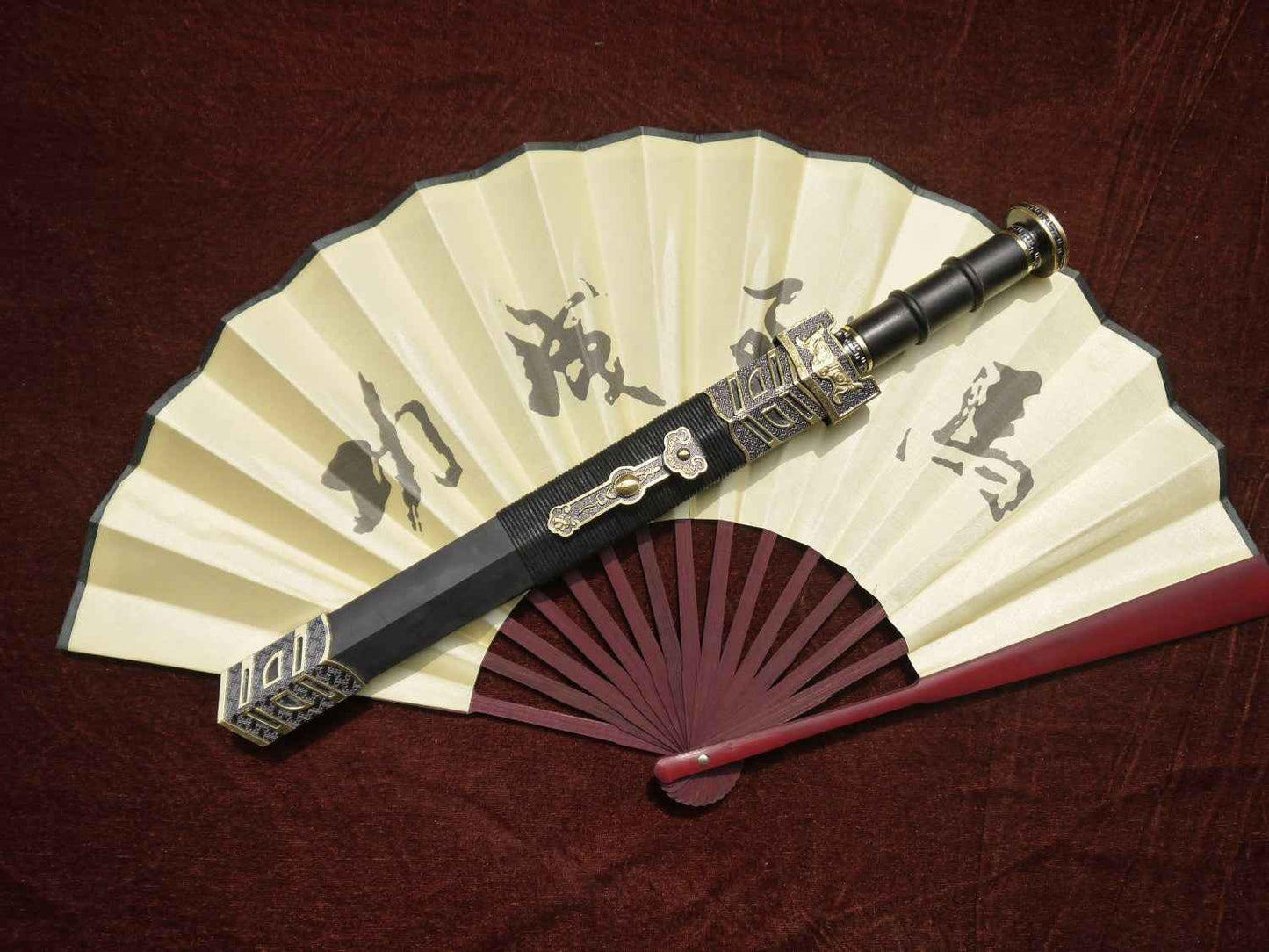 Dagger sword,Folded steel,Black wood scabbard,Alloy fitting,Length 13 inch — close-up detail view