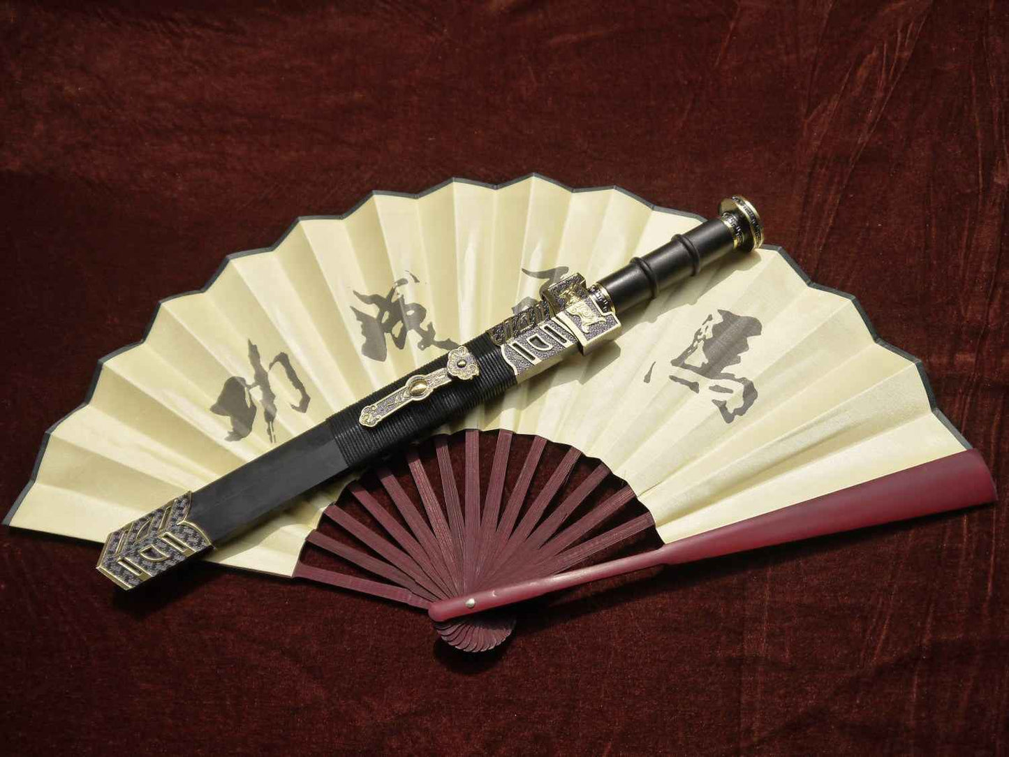 Dagger sword,Folded steel,Black wood scabbard,Alloy fitting,Length 13 inch — blade and hamon detail