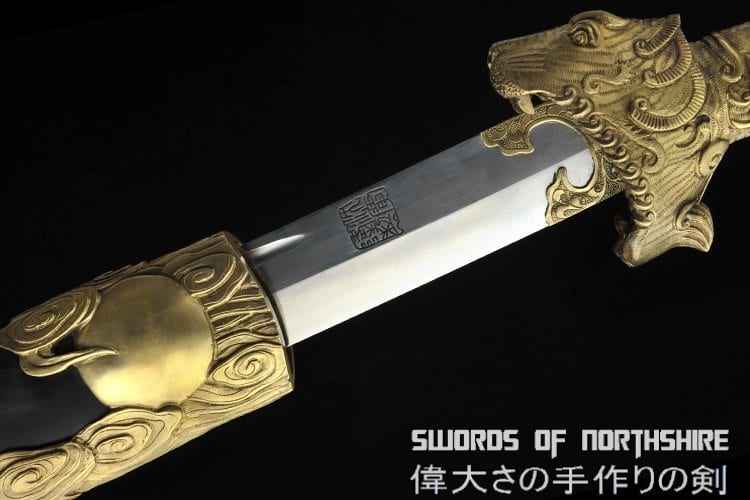 Tiger's Embrace Dao Sword Artwork of Master Shen Zhou of Shen Guanglong — handle and fittings close-up
