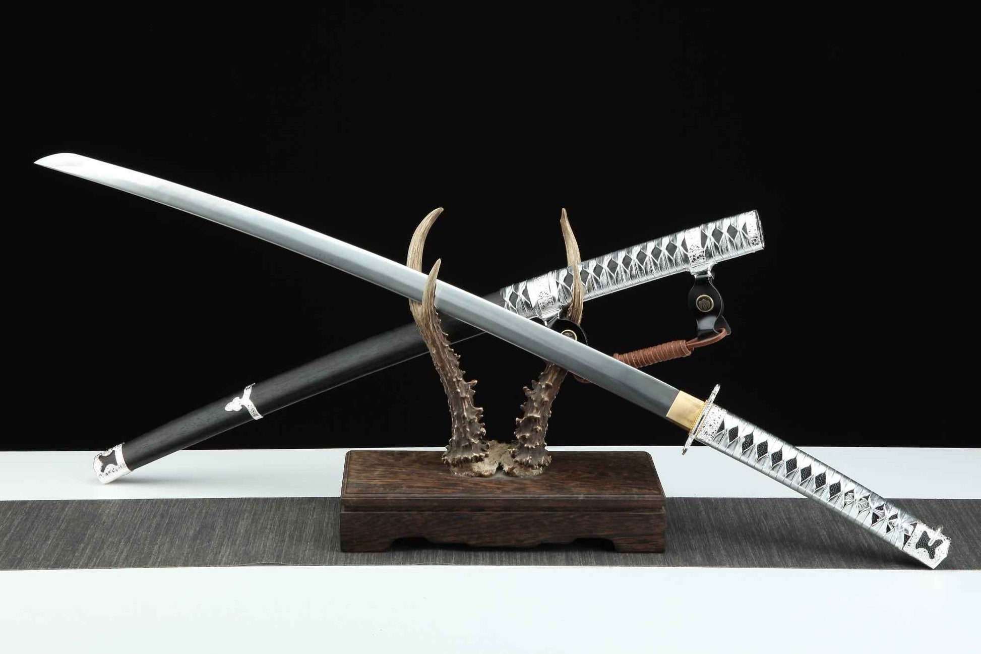 Japanese Tachi Sword – T10 Steel Blade with Ebony Wood Scabbard & Silver Wrap Handle — T10 Steel Japanese Tachi by DRACBLADE